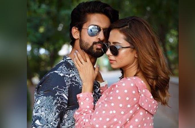 Ravi Dubey and Sargun Mehta make for a stylish couple in this latest picture 