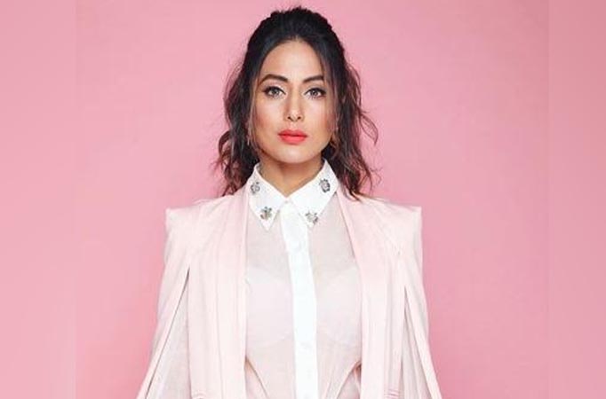 Hina Khan's de-glam look in her latest shoot is all kinds of wow