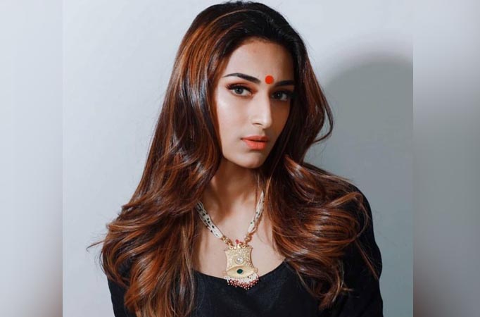 Check out Erica Fernandes' Bollywood dance on Aankh Maarey