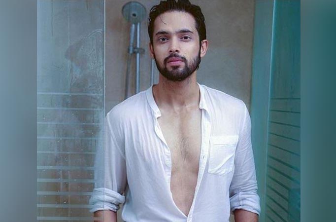 7 time Parth Samthaan flaunted his svelte bare body and made us drool over him