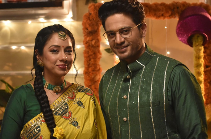 Fans have been rooting for #MaAn, is Anupamaa also falling in love with Anuj? 