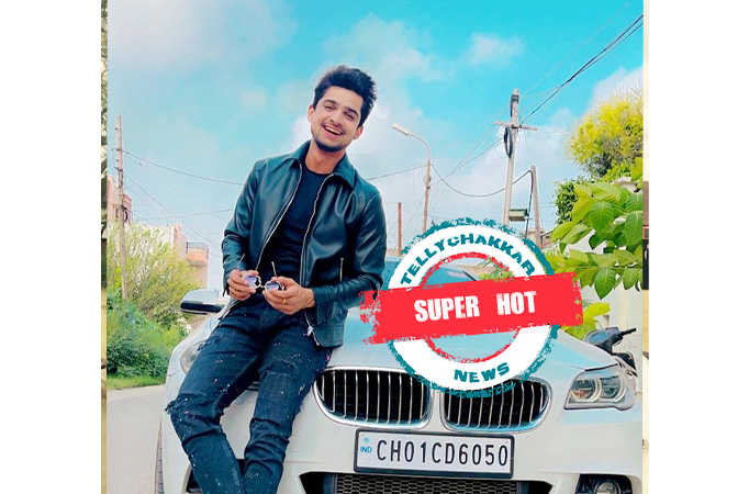 Super Hot ! Abhishek Kumar looks stunning as he strikes a pose