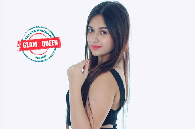 Glam Queen! Jannat Zubair Rahmani looks sizzling hot in these mini skirts 