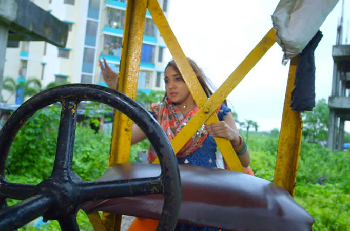 “I love performing stunts all by myself,” reveals Ashi Singh who hopped onto a moving road roller for a sequence in Meet