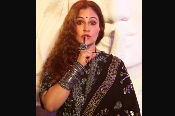 Ayesha Jhulka talks about how it was to work with Juhi Chawla