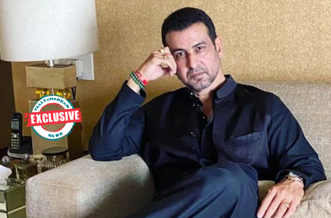 RONIT ROY 