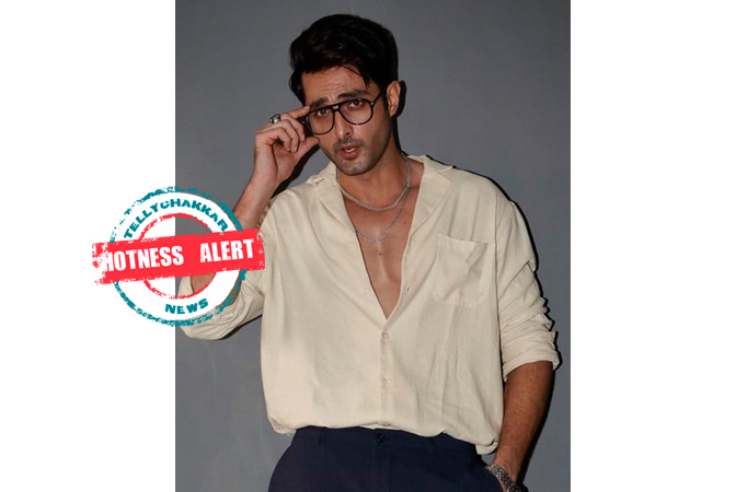 Hotness Alert! Check out these super hot shirtless pictures of Aadil Khan