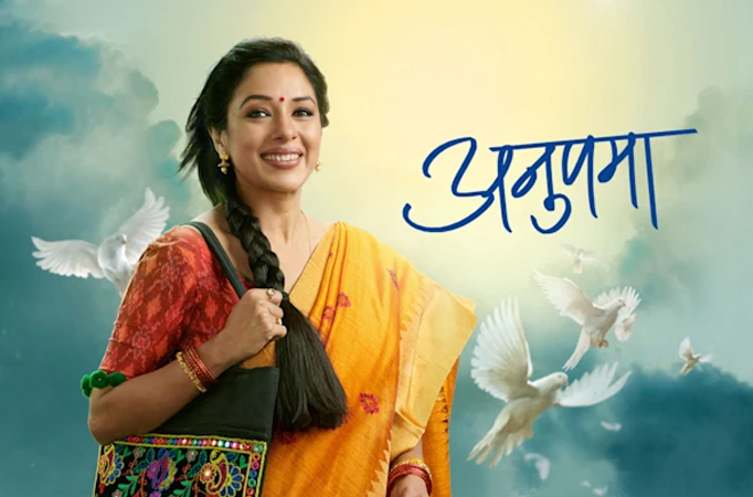 Fans trend the show Anupamaa online for THIS adorable reason