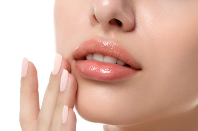 Make your lipstick transfer-proof using these 4 simple hacks 