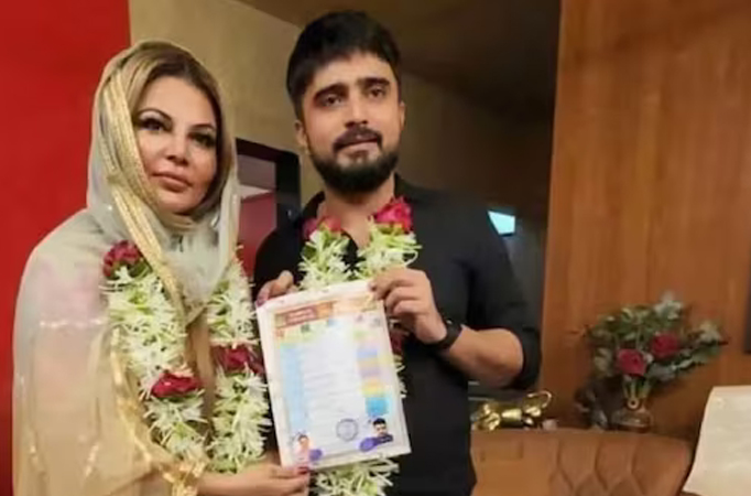 Bigg Boss fame Rakhi Sawant secretly marries boyfriend Adil Durrani; check out the photos