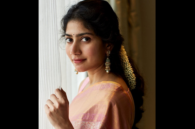 Elegant! Sai Pallavi looks stunning in ethnic, take a look