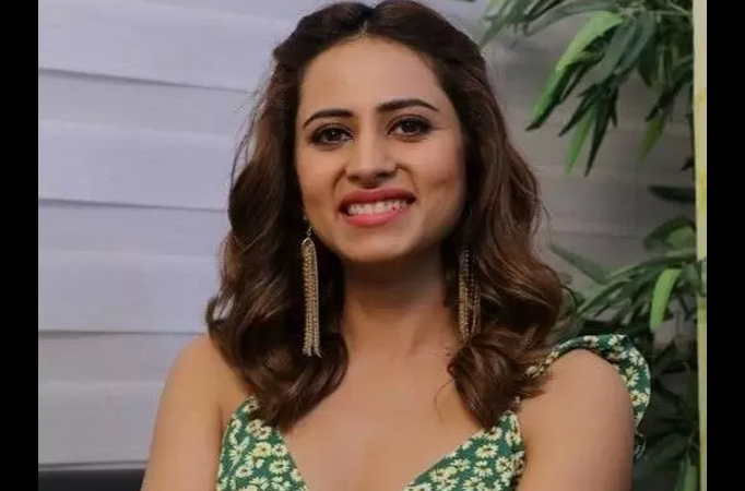 ‘Producer Ho Toh aisi’ Sargun Mehta hosts a grand party for the cast of Udaariyaan! Check out the videos here!