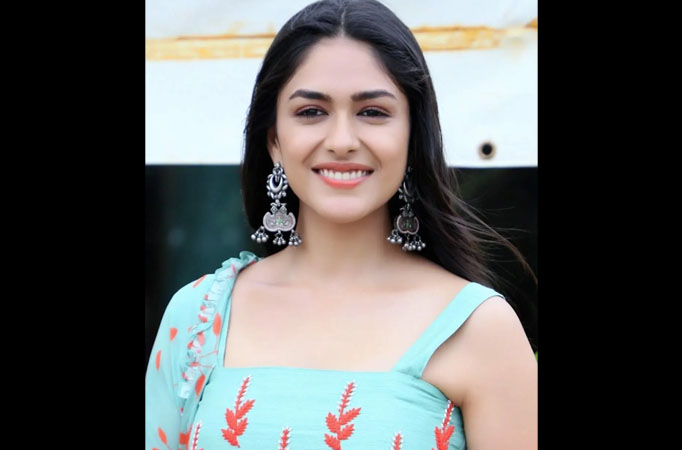 Elegant! Have a look at these stunning neckpieces worn by Mrunal Thakur