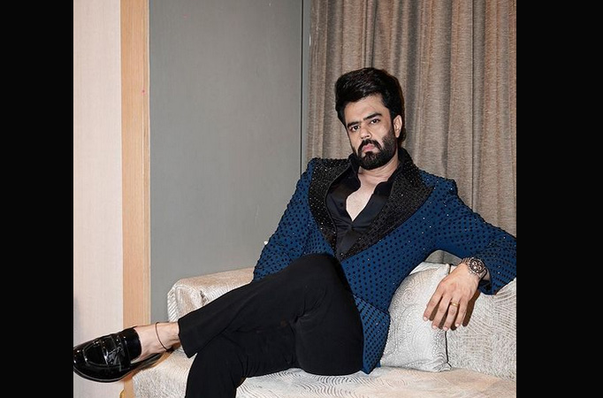 Wow! Maniesh Paul looks super dapper in these pictures, take a look