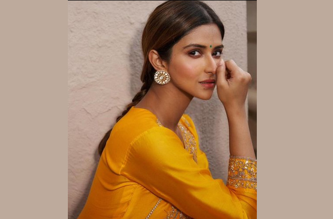 Gorgeous! Pranutan Bahl slays her look in ethnic, check out the pictures