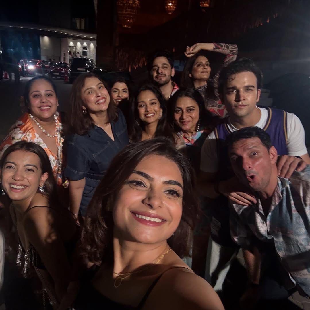 Kumkum Bhagya cast reunion pic 6