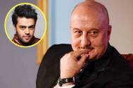  Anupam Kher gives fitness goals to Manish Paul 