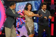The three (Salman Khan, Jacqueline Fernandez and Anil Kapoor) dance to the song 
