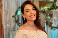 Kundali Bhagya’s Anjum Fakih poses with a mystery man in a mask; calls him her “one and only”