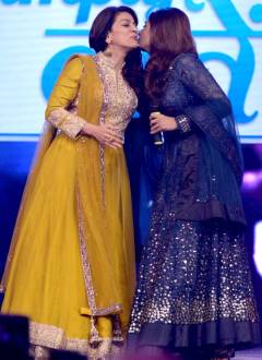  Juhi Chawla and Raveena Tandon