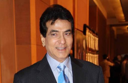 Jeetendra apparently eats papaya while taking a dump. 