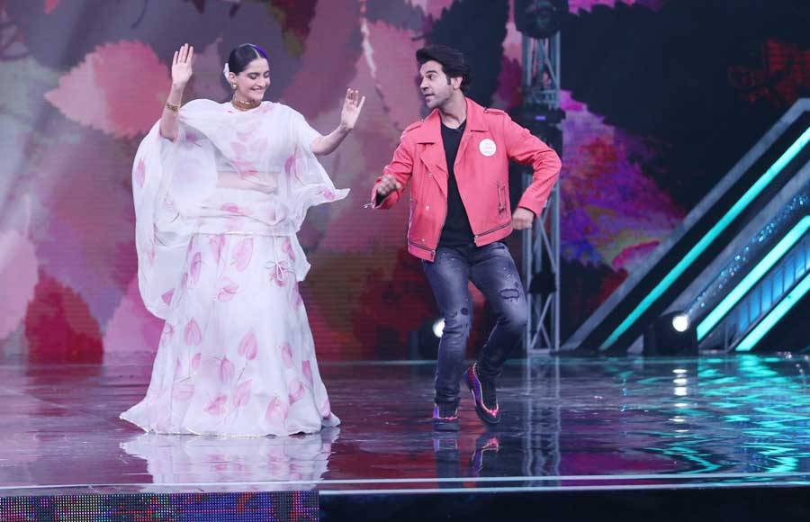 Ek Ladki Ko Dekha Toh Aisa Laga star cast graces Super Dancer Chapter 3